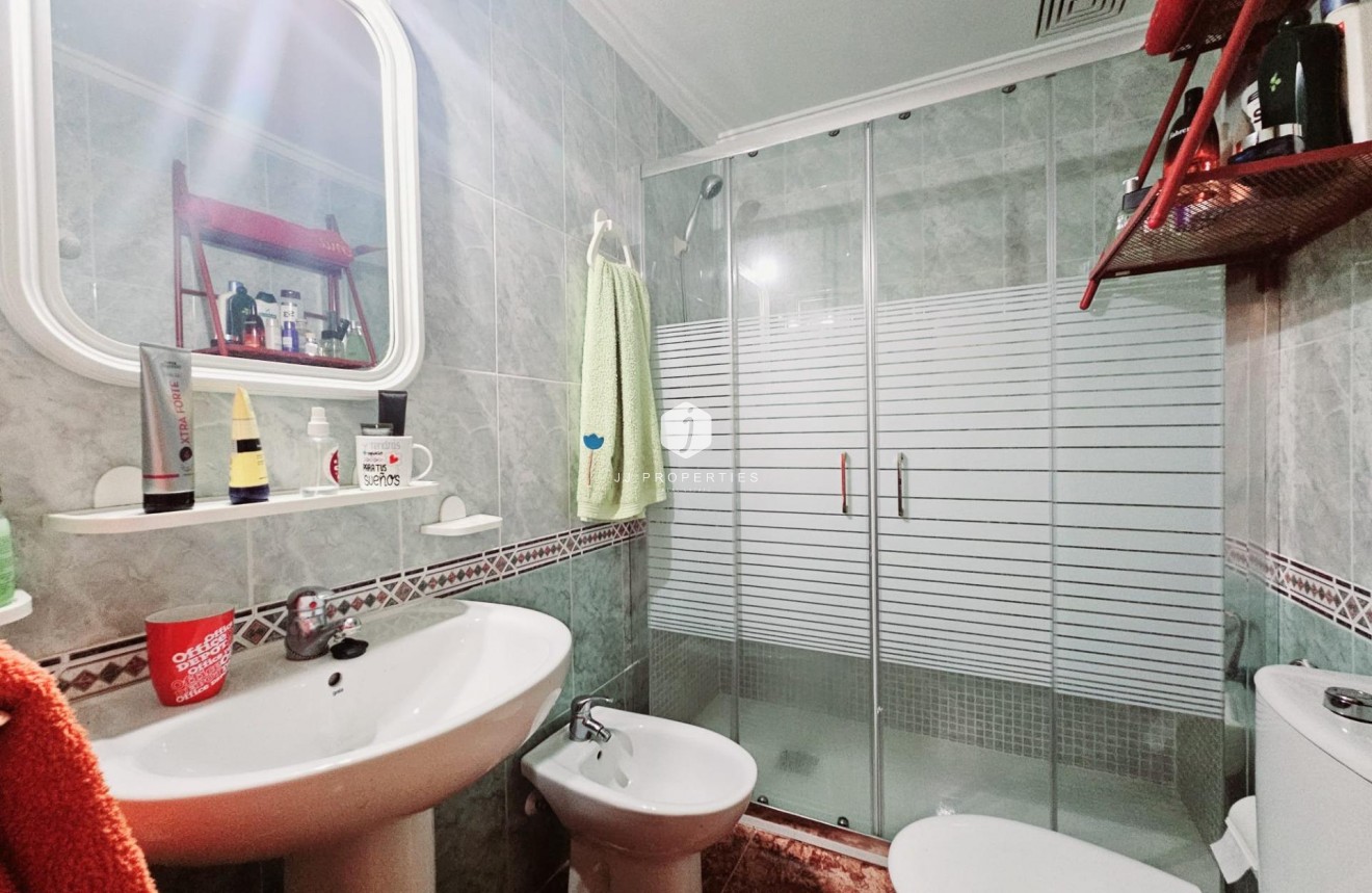 Segunda mano - Apartamento / piso -
Torrevieja - Estacion de autobuses