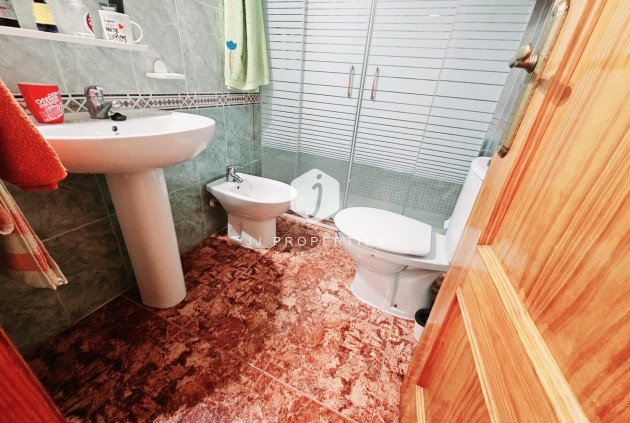 Segunda mano - Apartamento / piso -
Torrevieja - Estacion de autobuses