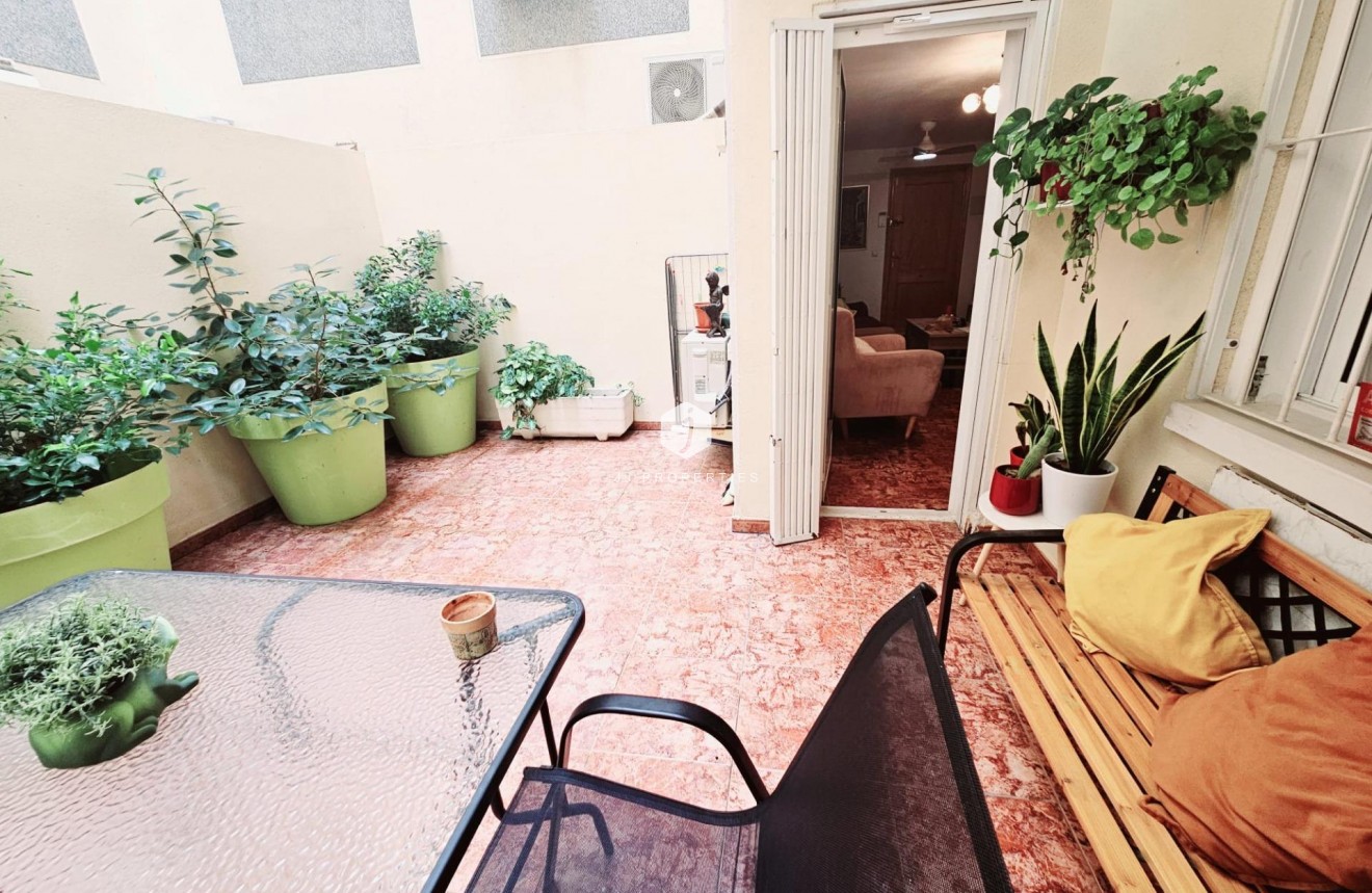 Segunda mano - Apartamento / piso -
Torrevieja - Estacion de autobuses