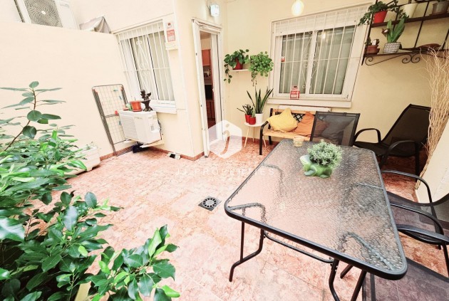 Segunda mano - Apartamento / piso -
Torrevieja - Estacion de autobuses