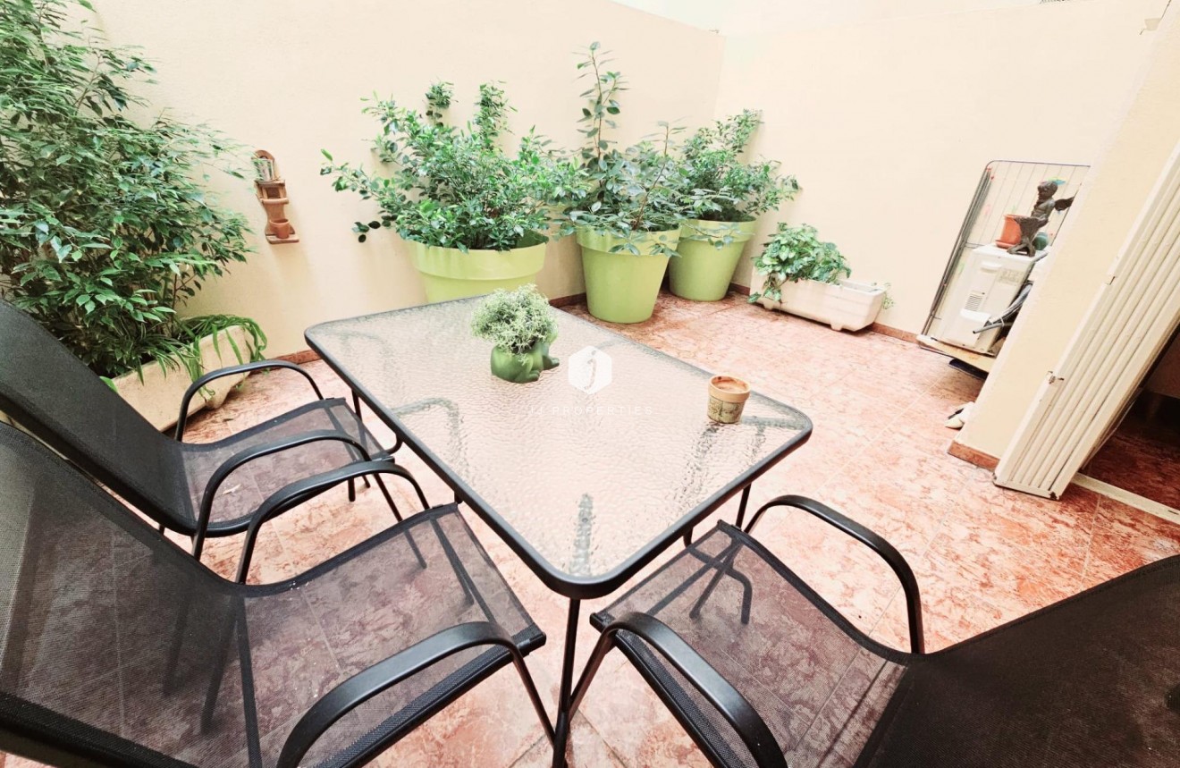 Segunda mano - Apartamento / piso -
Torrevieja - Estacion de autobuses