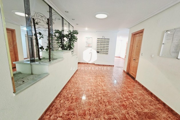 Segunda mano - Apartamento / piso -
Torrevieja - Estacion de autobuses