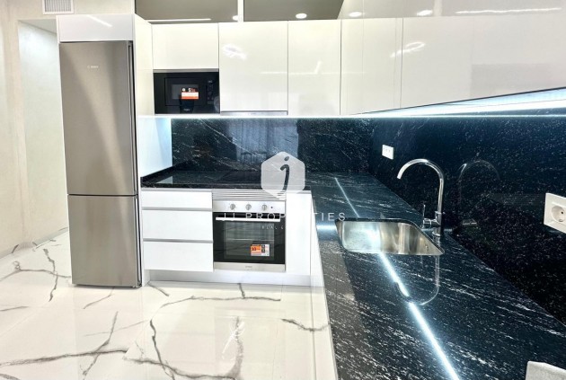 Segunda mano - Apartamento / piso -
Torrevieja - Playa del Cura