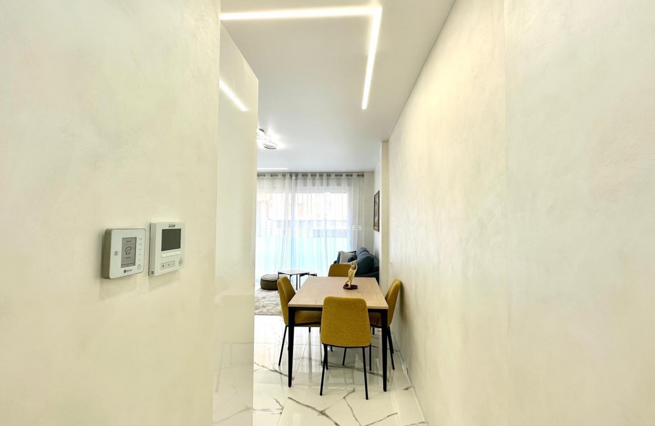 Segunda mano - Apartamento / piso -
Torrevieja - Playa del Cura