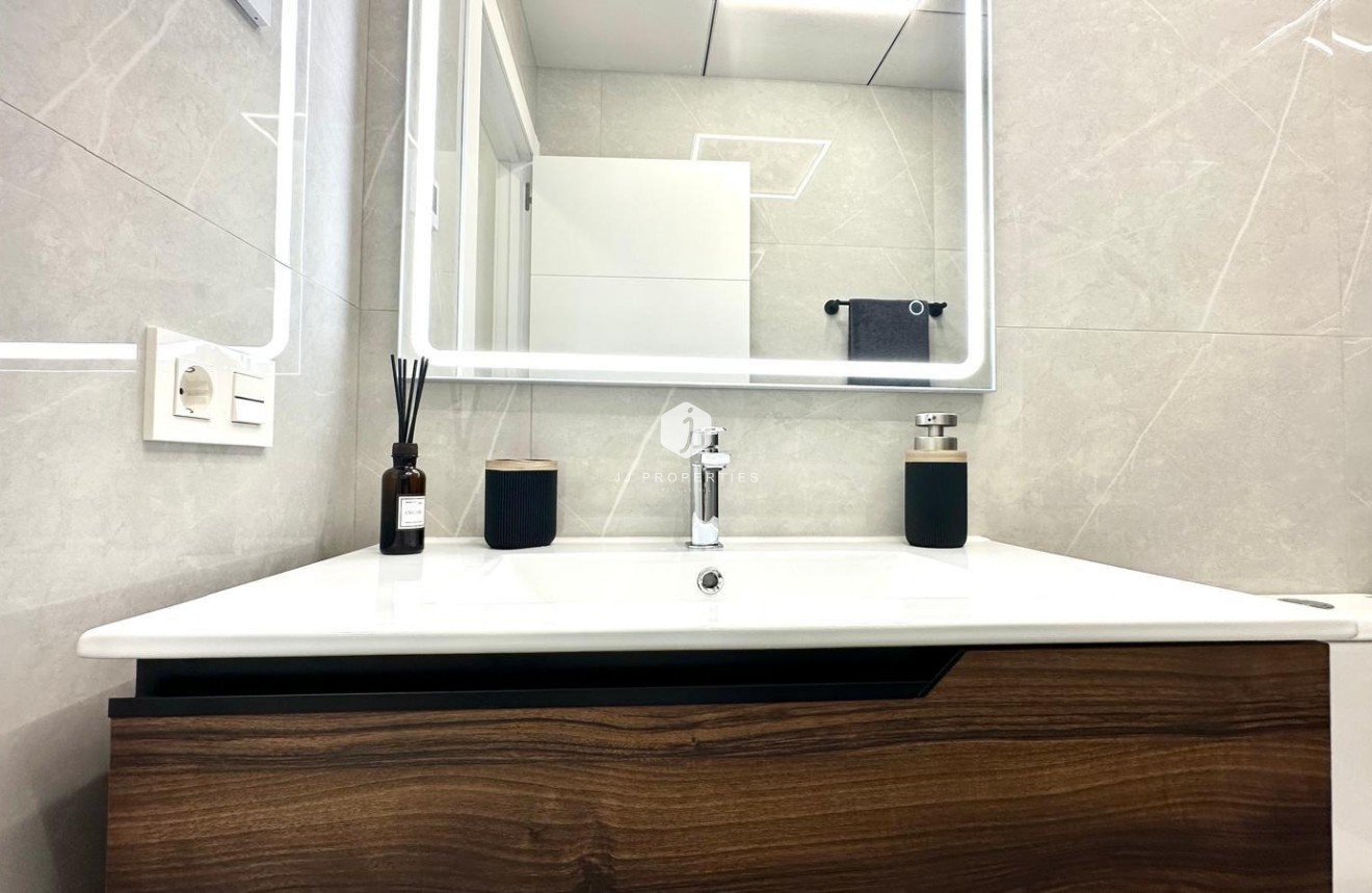 Segunda mano - Apartamento / piso -
Torrevieja - Playa del Cura