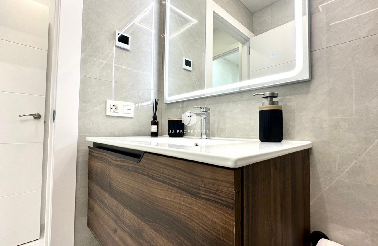 Segunda mano - Apartamento / piso -
Torrevieja - Playa del Cura