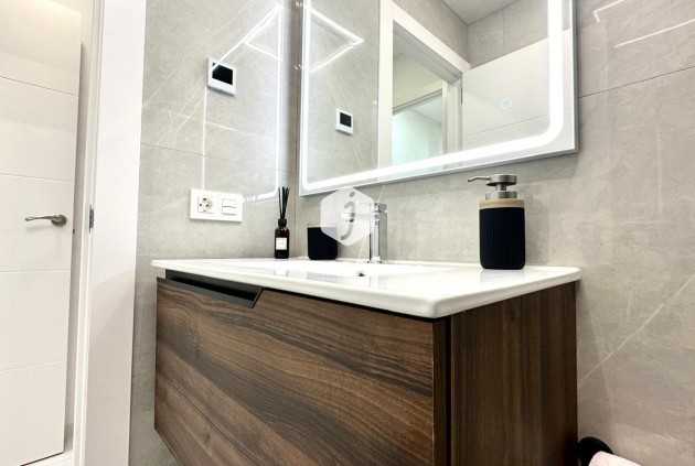 Segunda mano - Apartamento / piso -
Torrevieja - Playa del Cura