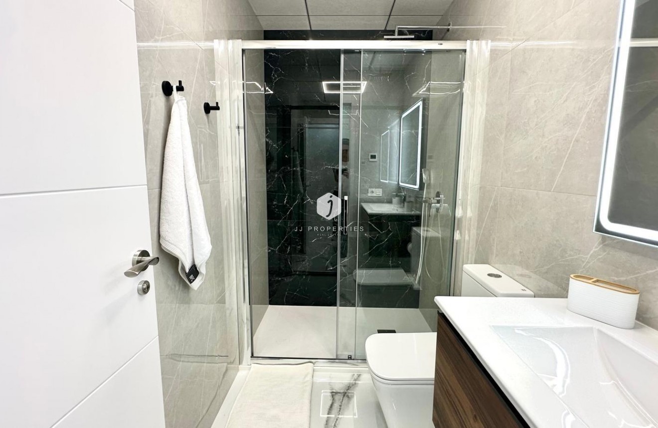 Segunda mano - Apartamento / piso -
Torrevieja - Playa del Cura