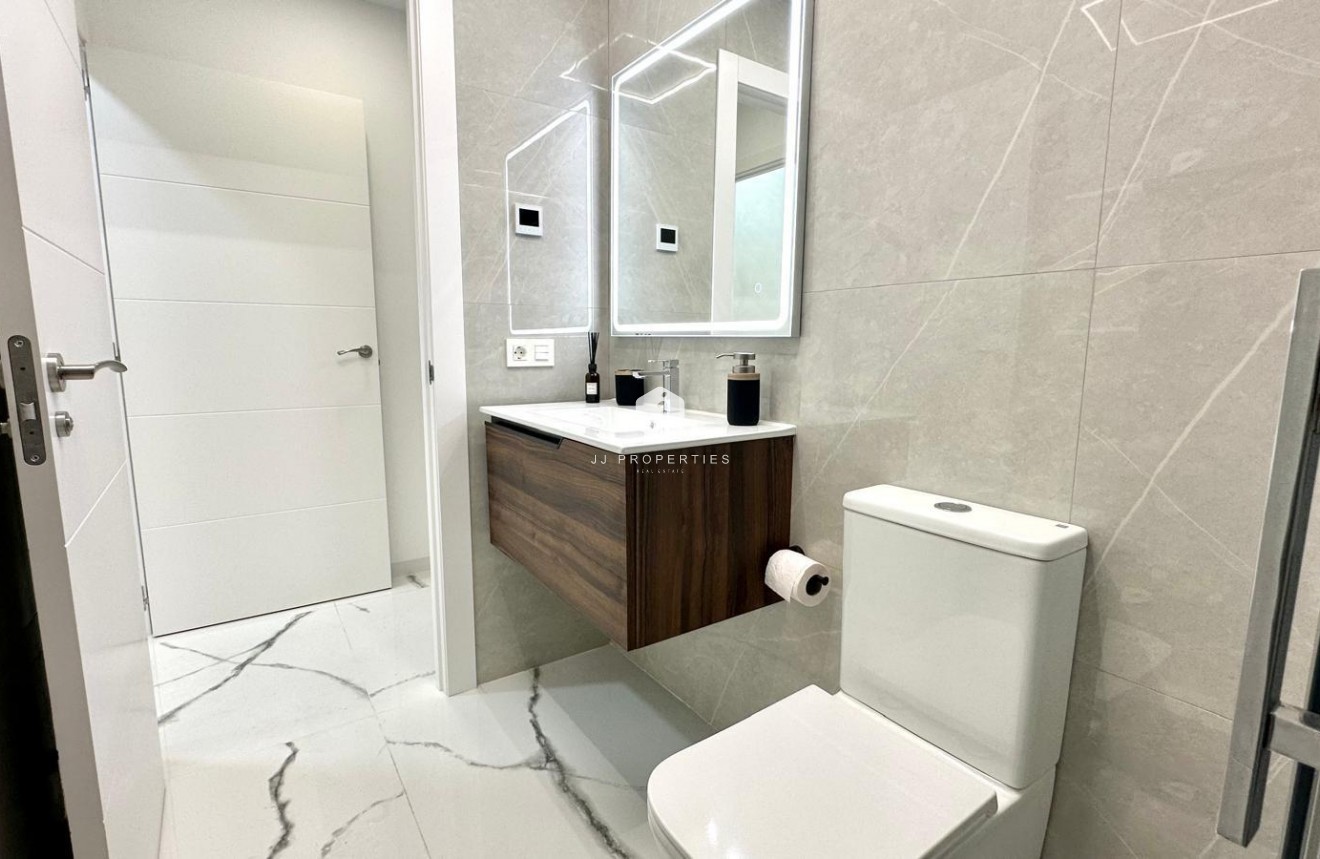 Segunda mano - Apartamento / piso -
Torrevieja - Playa del Cura