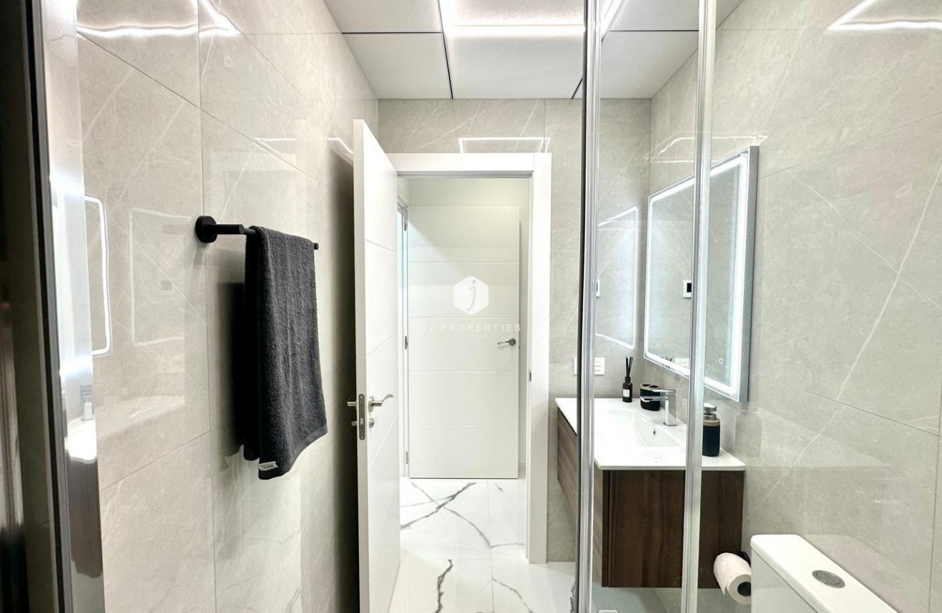 Segunda mano - Apartamento / piso -
Torrevieja - Playa del Cura