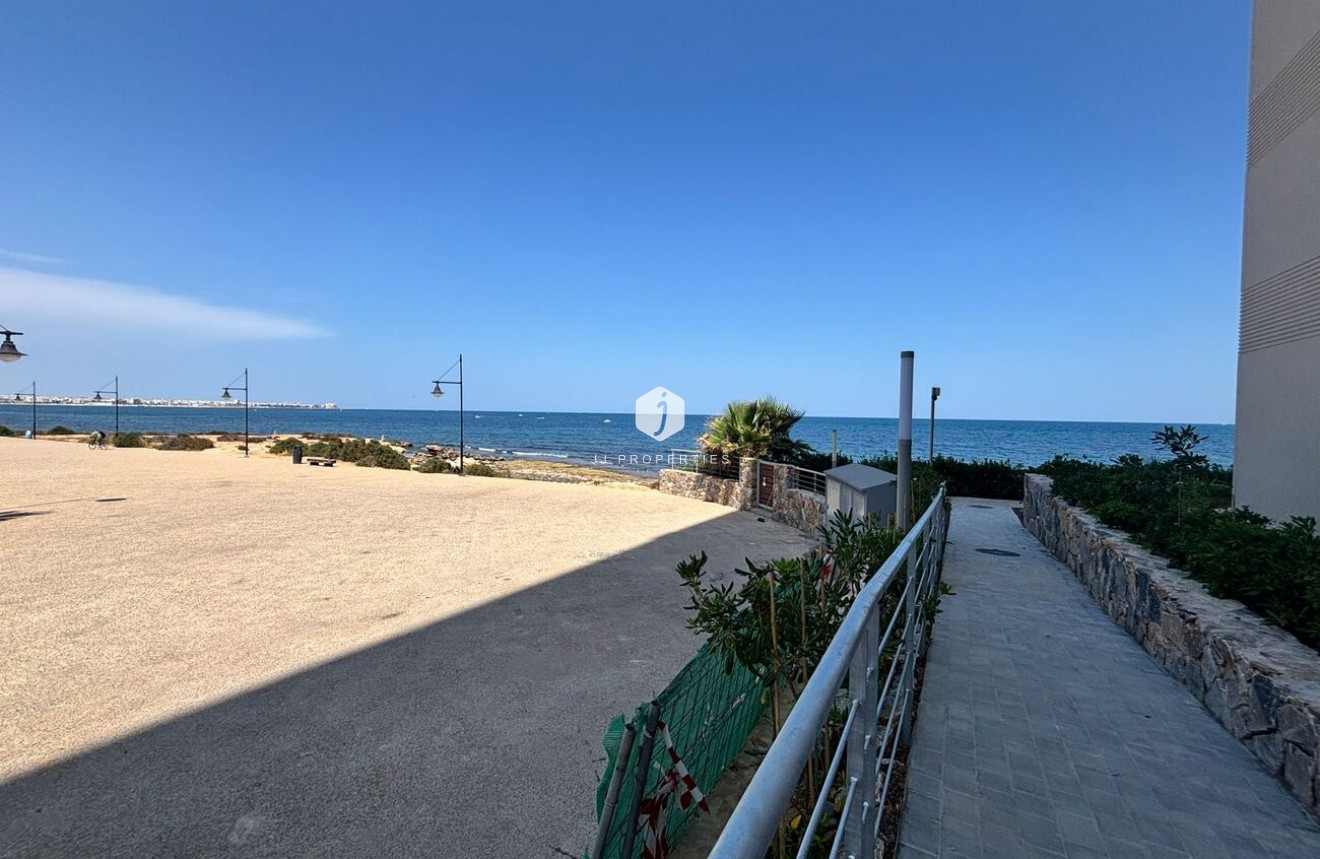 Segunda mano - Apartamento / piso -
Punta Prima - Orihuela Costa