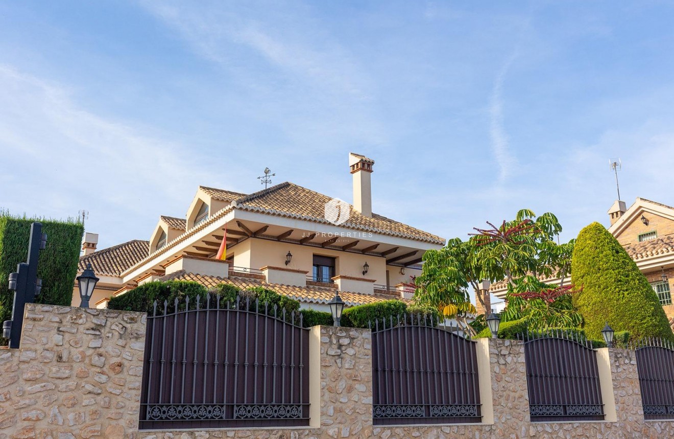 Segunda mano - Villa -
Torrevieja - La veleta