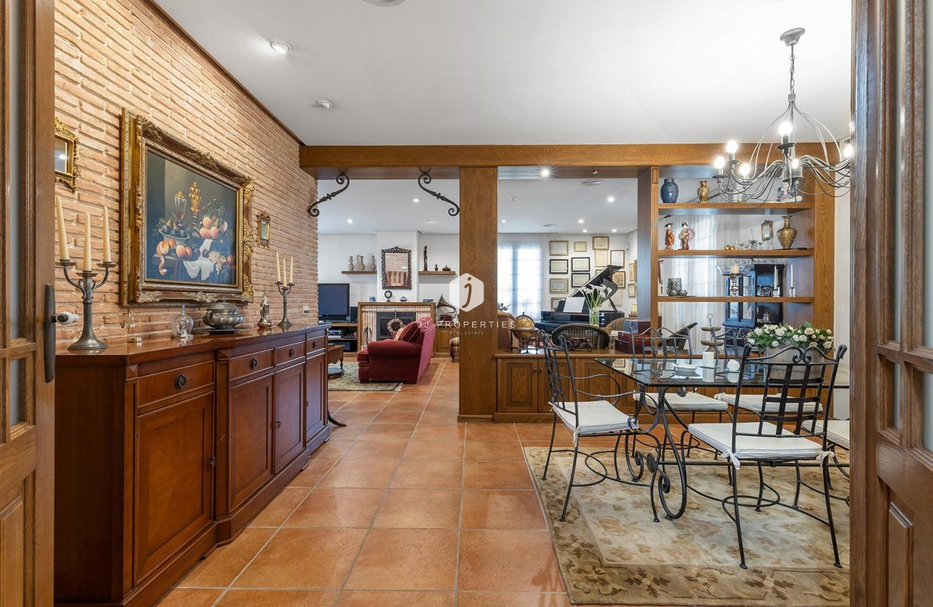 Segunda mano - Villa -
Torrevieja - La veleta