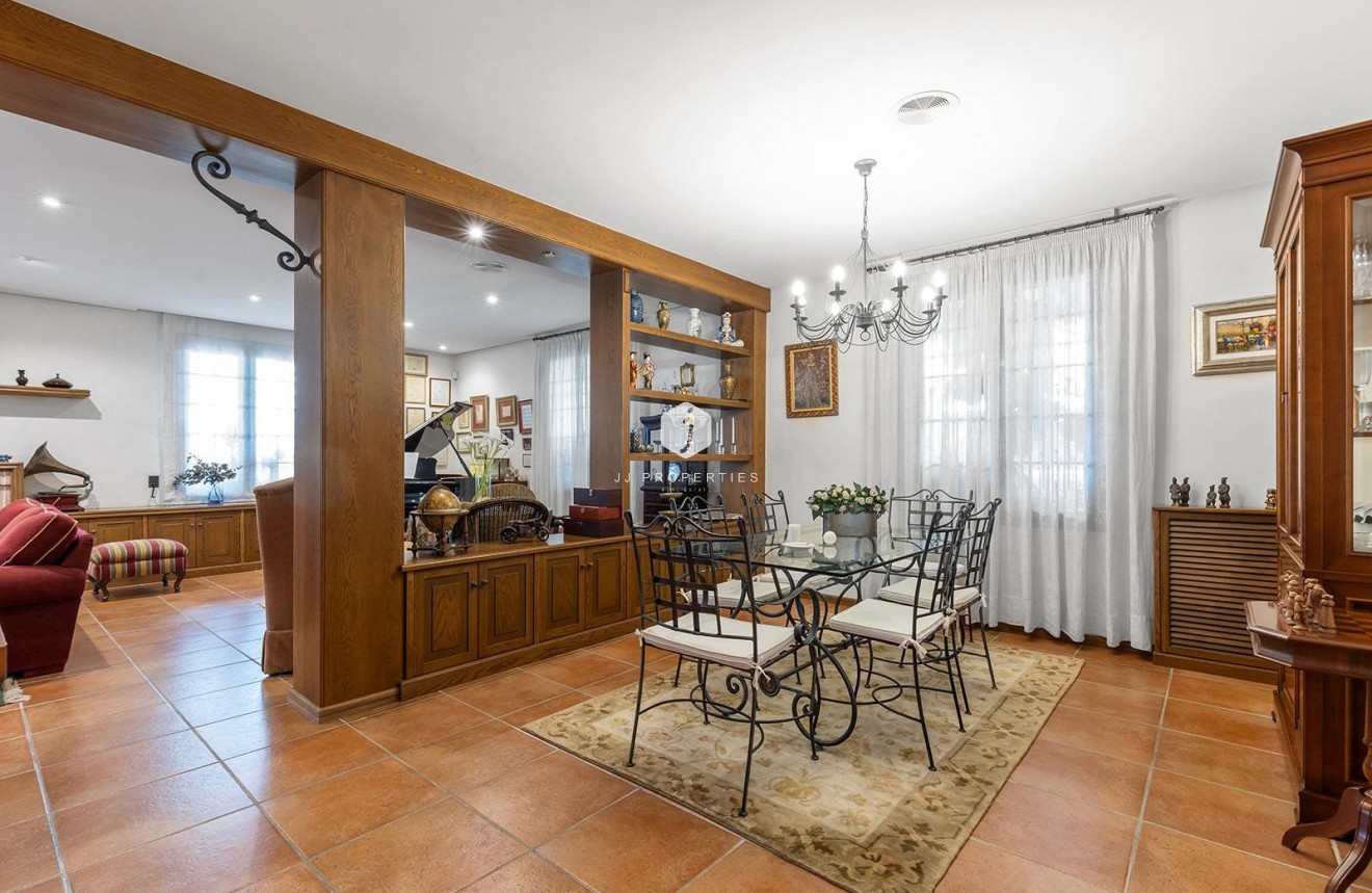 Segunda mano - Villa -
Torrevieja - La veleta