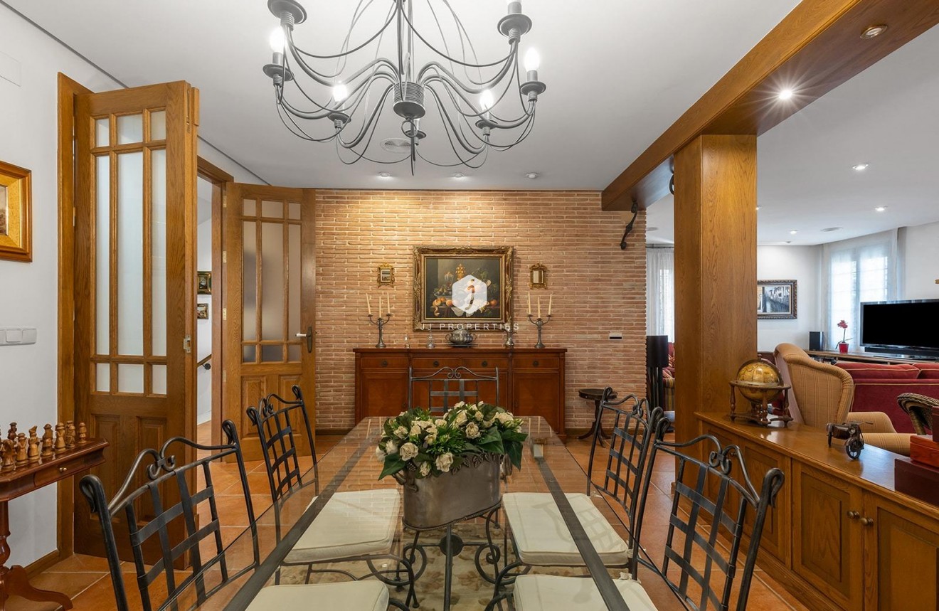 Segunda mano - Villa -
Torrevieja - La veleta