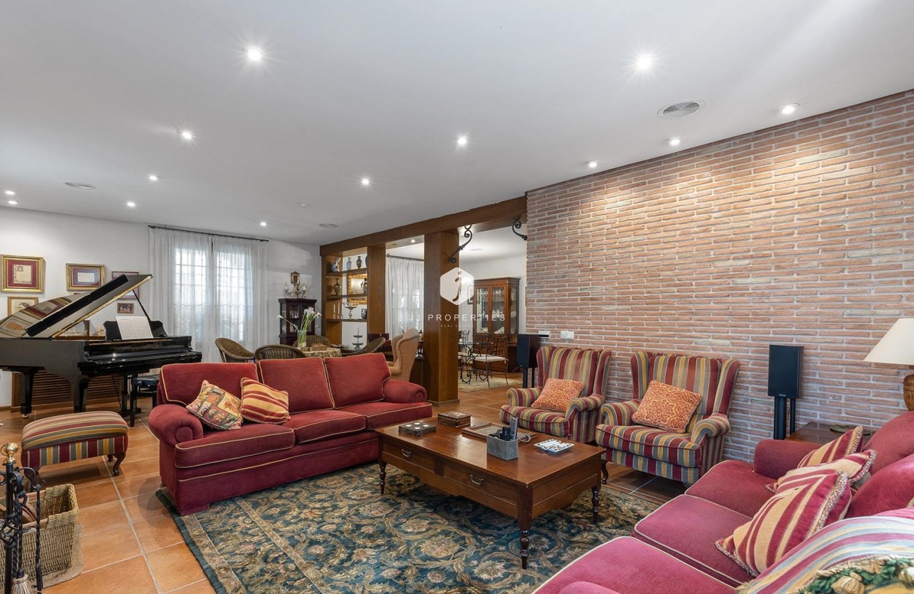 Segunda mano - Villa -
Torrevieja - La veleta