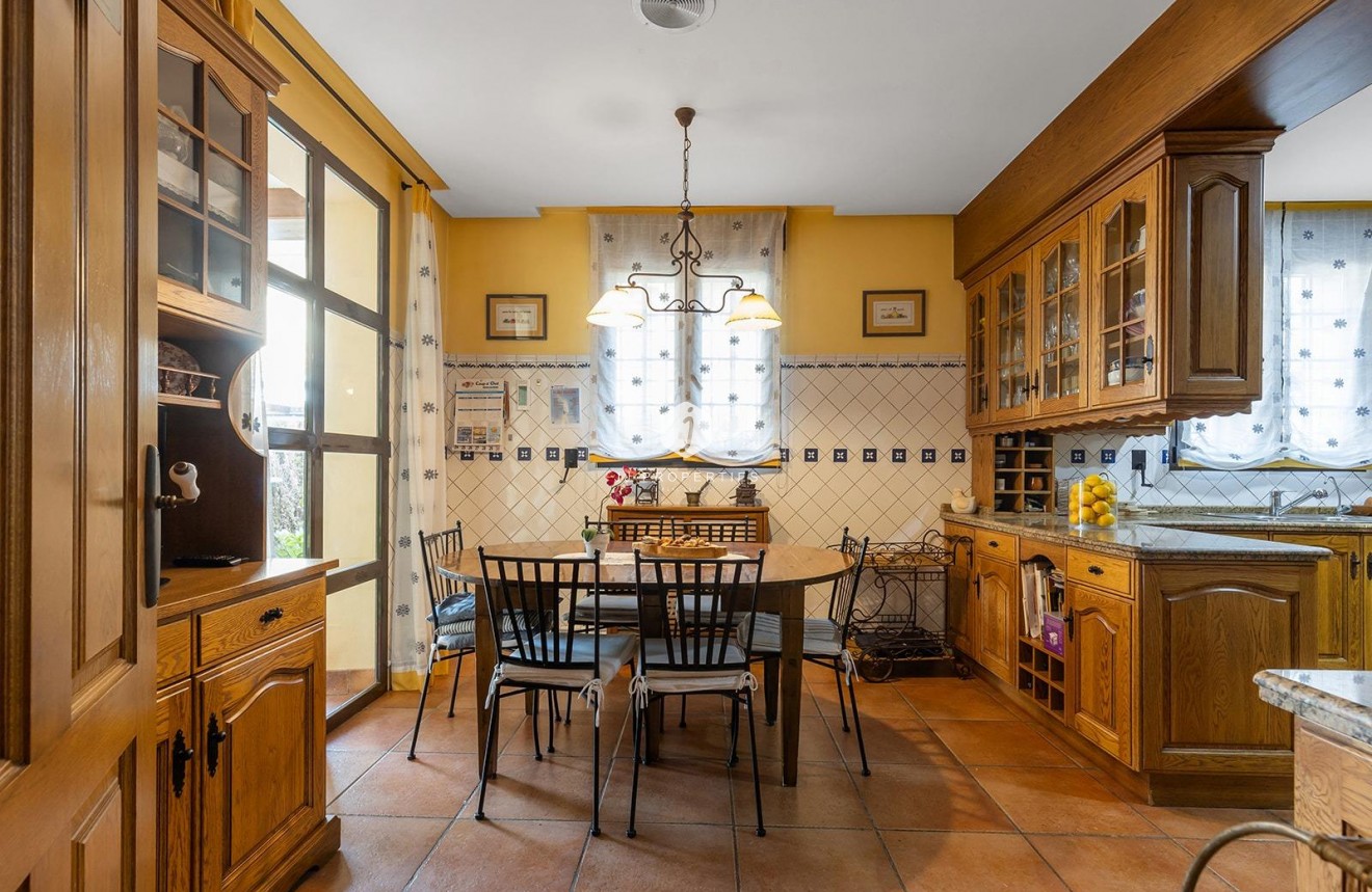 Segunda mano - Villa -
Torrevieja - La veleta