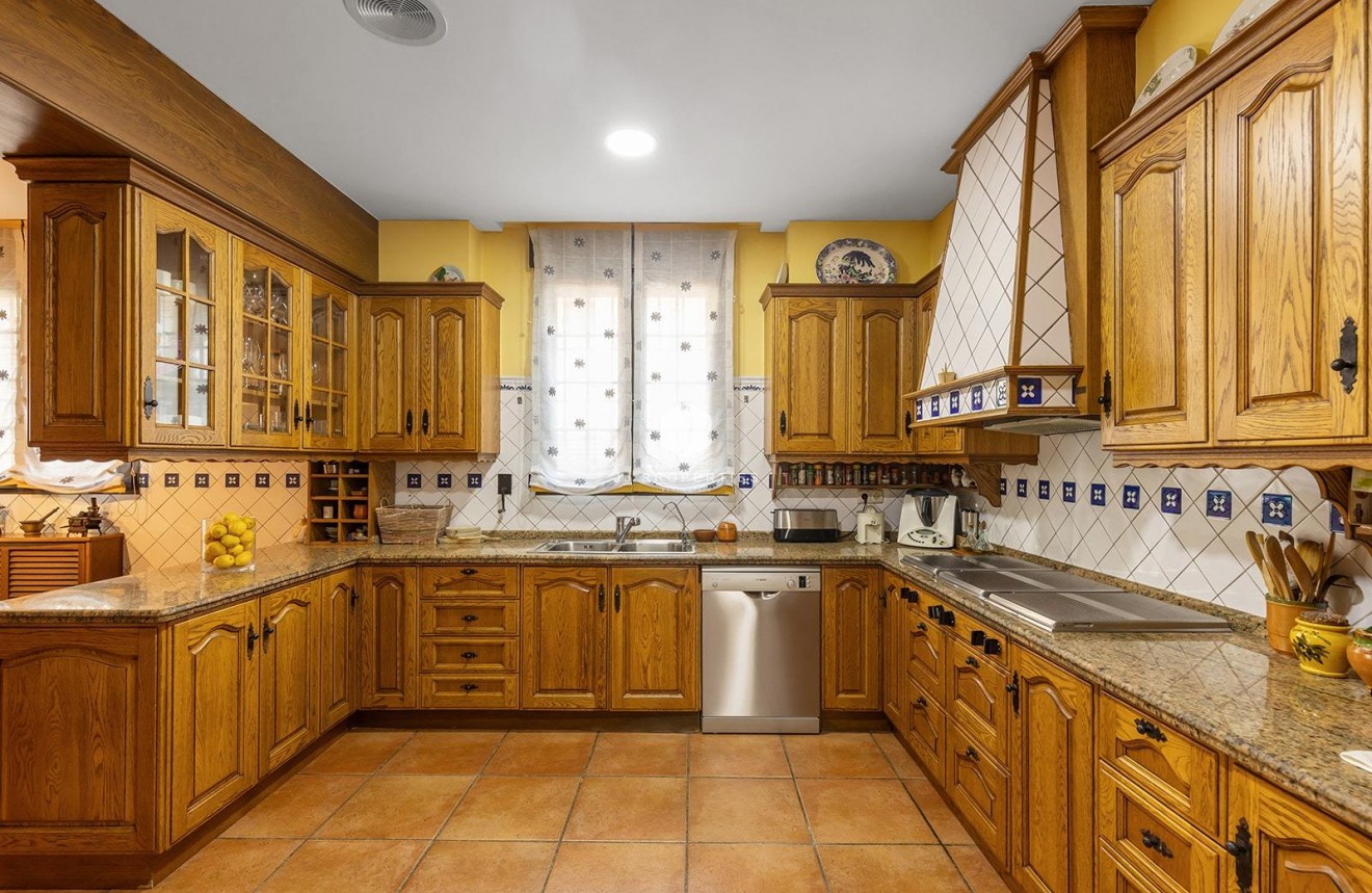 Segunda mano - Villa -
Torrevieja - La veleta