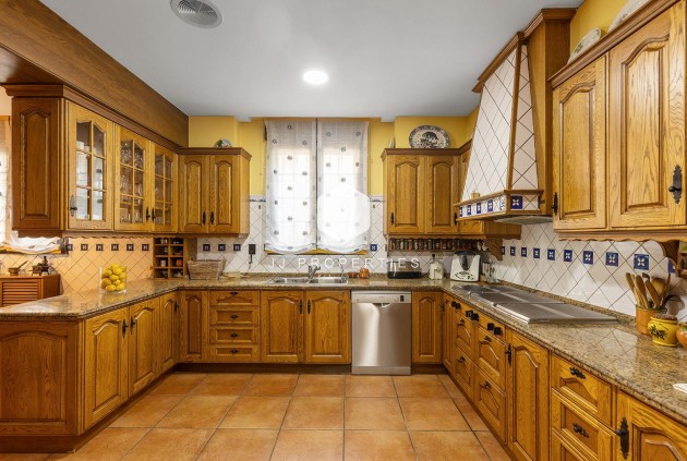 Segunda mano - Villa -
Torrevieja - La veleta