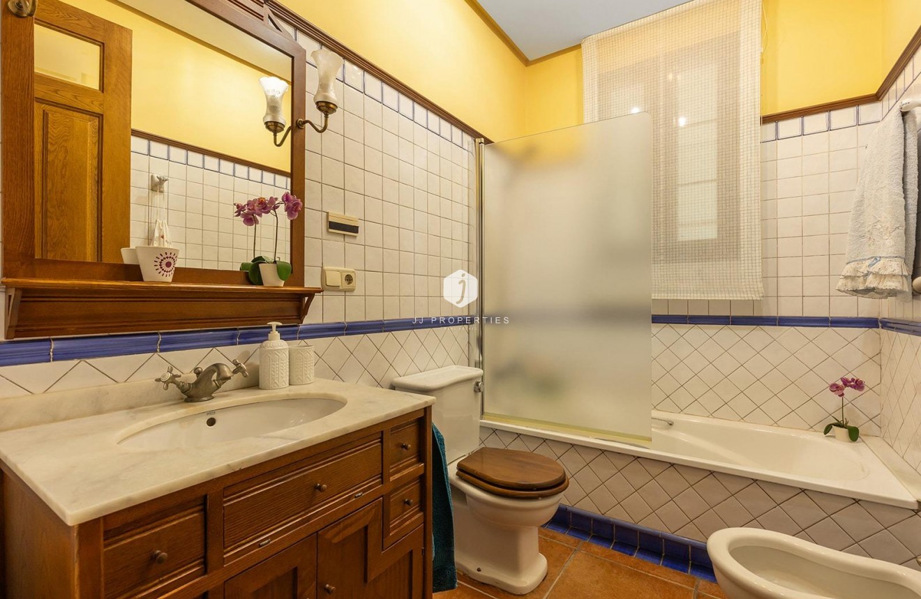 Segunda mano - Villa -
Torrevieja - La veleta