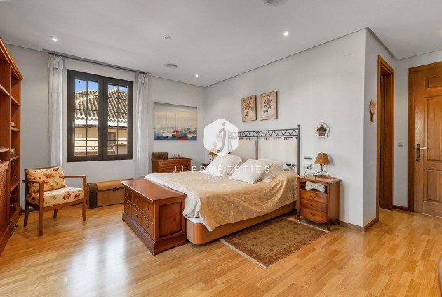 Segunda mano - Villa -
Torrevieja - La veleta