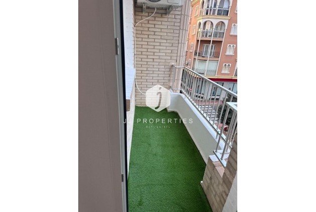 Segunda mano - Apartamento / piso -
Torrevieja - Estacion de autobuses