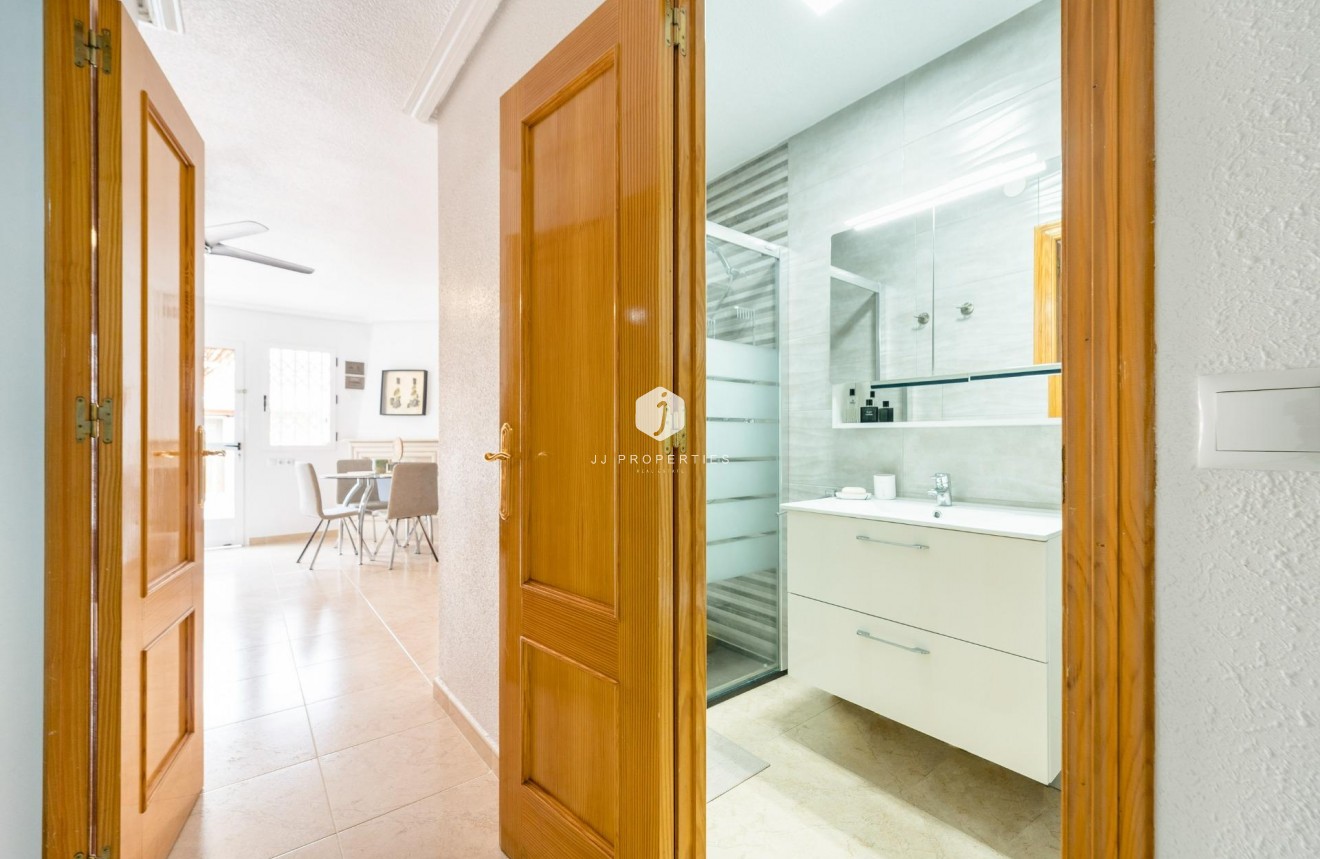 Segunda mano - Duplex -
Torrevieja - Playa de los Naufragos