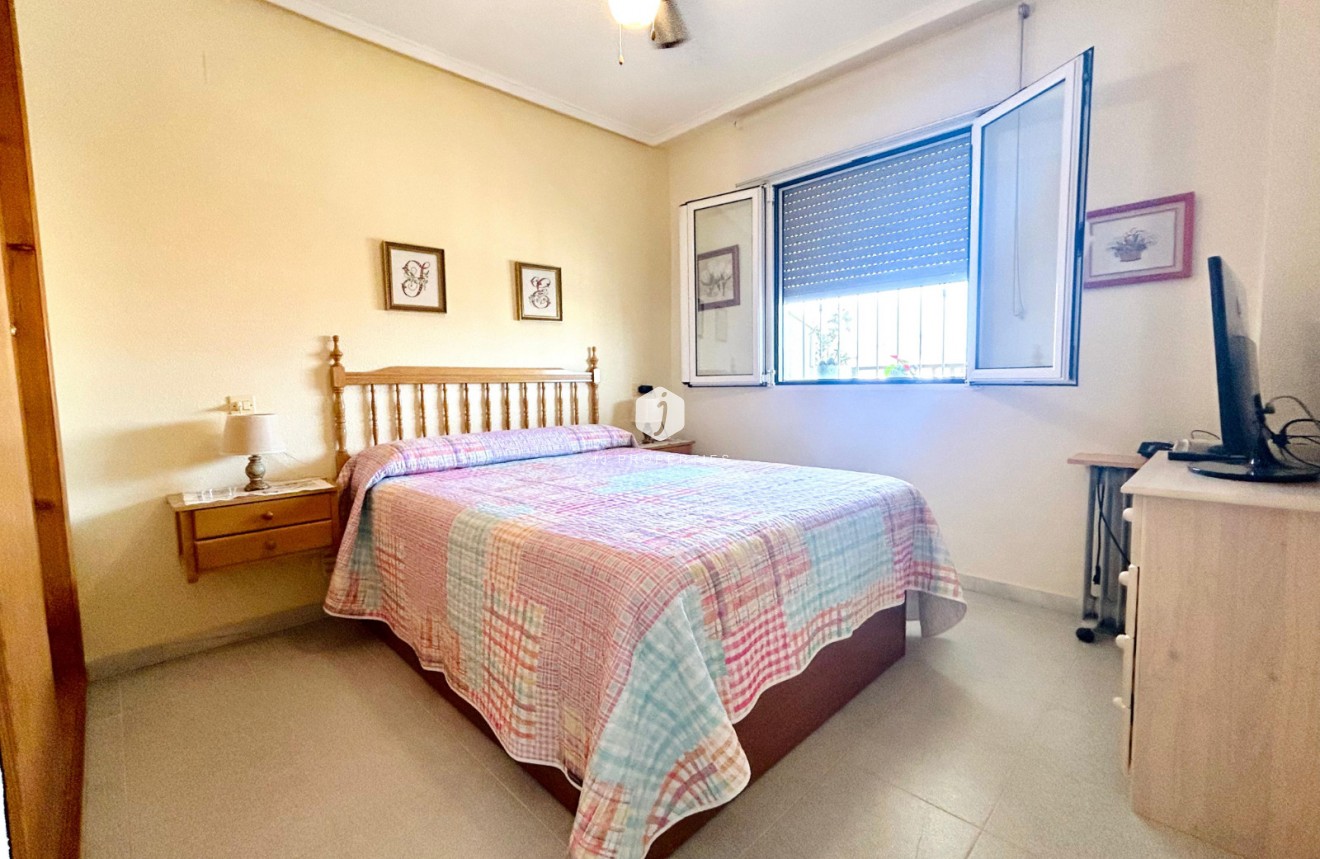 Segunda mano - Apartamento / piso -
El Chaparral - Inland