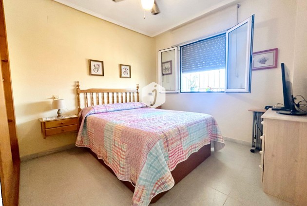 Segunda mano - Apartamento / piso -
El Chaparral - Inland