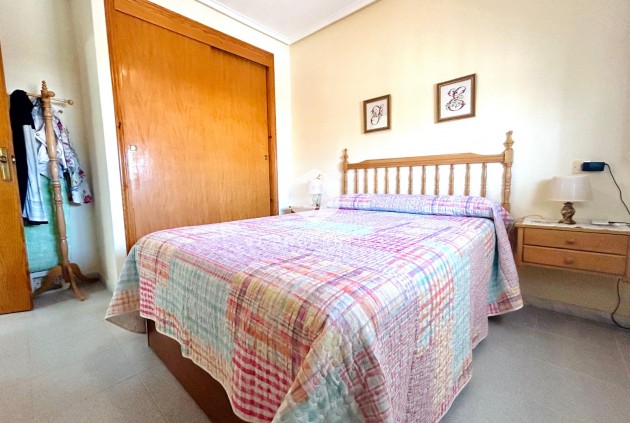 Segunda mano - Apartamento / piso -
El Chaparral - Inland