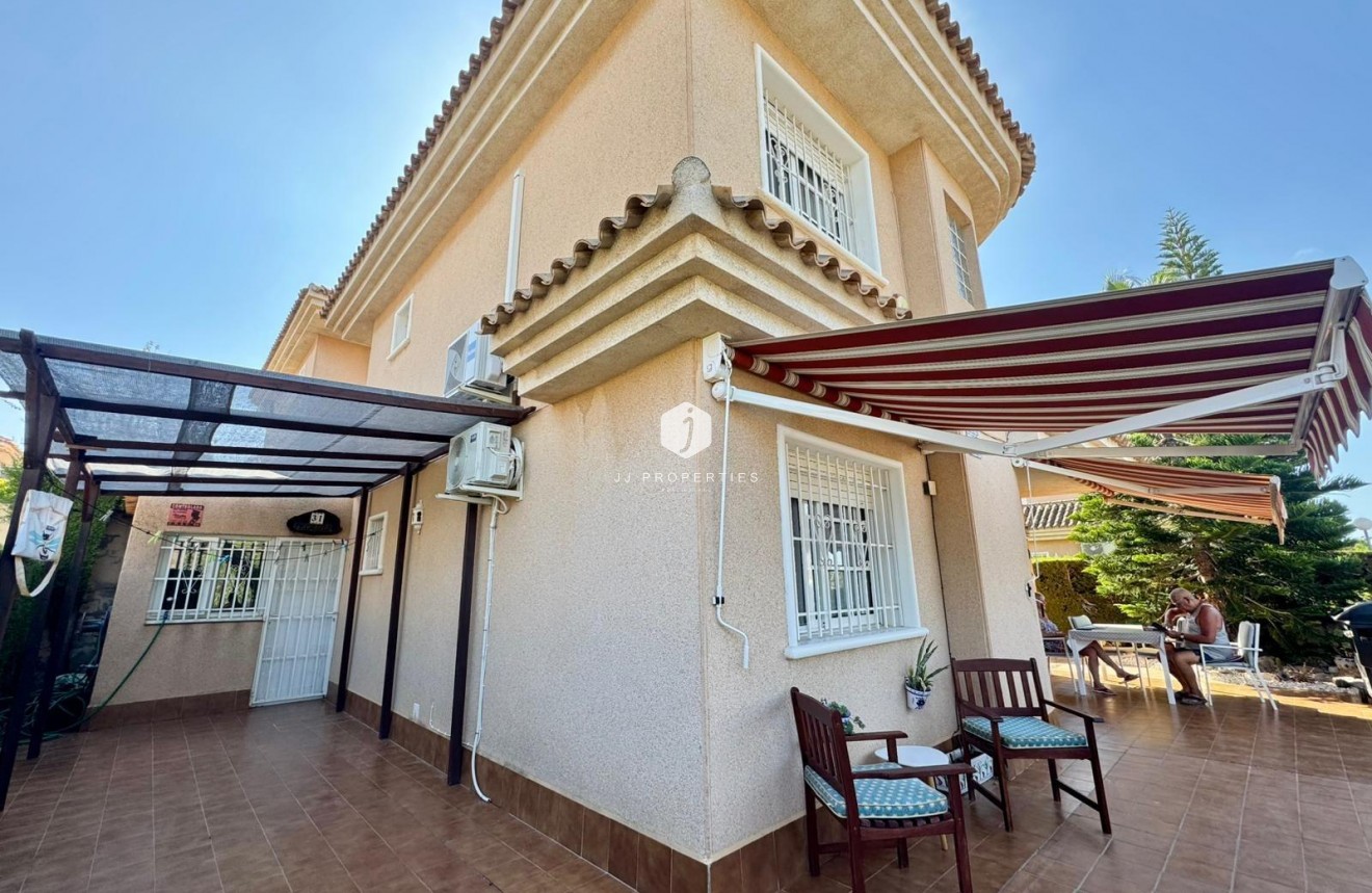 Segunda mano - Villa -
Torrevieja - Costa Blanca