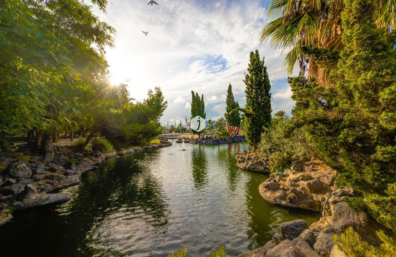 Tweedehands - Chalet -
Torrevieja - Centro