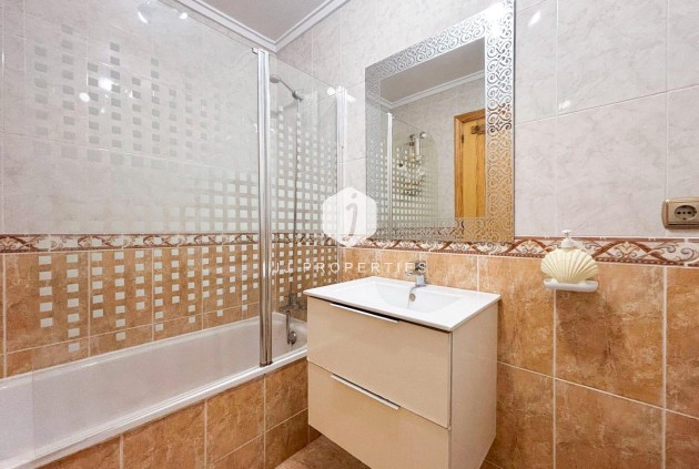 Aus zweiter Hand - Wohnung -
Torrevieja - Centro