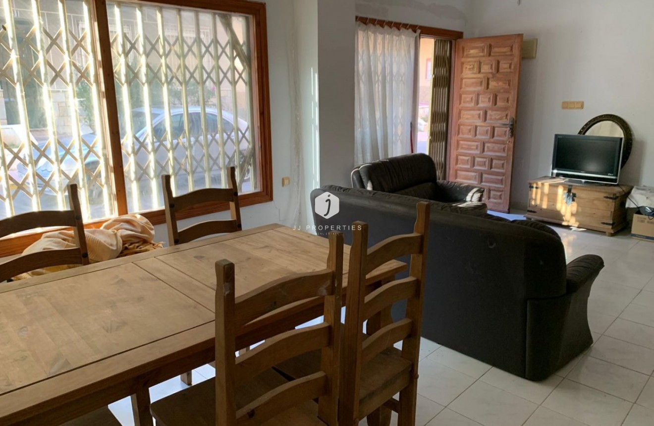 Segunda mano - Apartamento / piso -
Torrevieja - Playa de los Locos