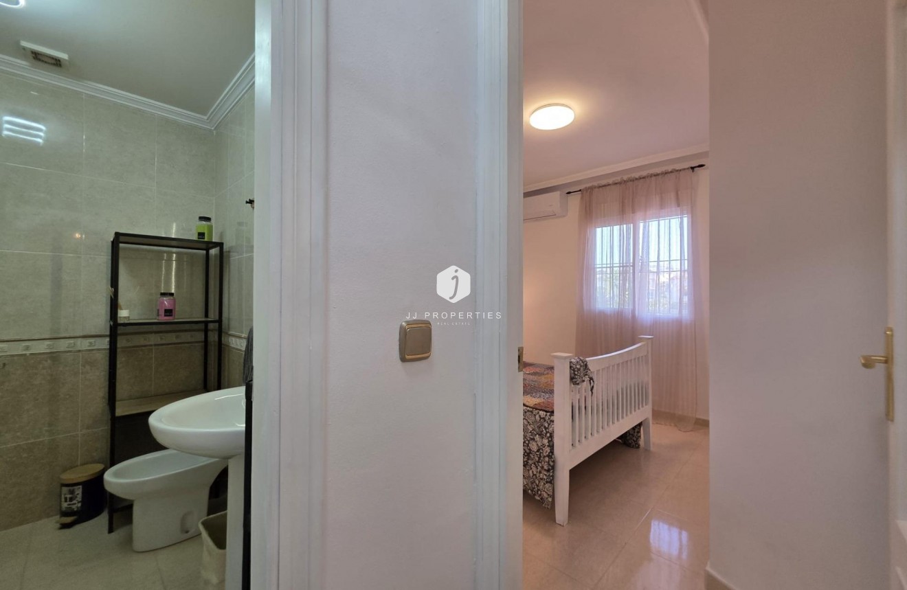 Z drugiej ręki - Mieszkanie w bloku -
Orihuela Costa - Lomas De Cabo Roig-los Dolses