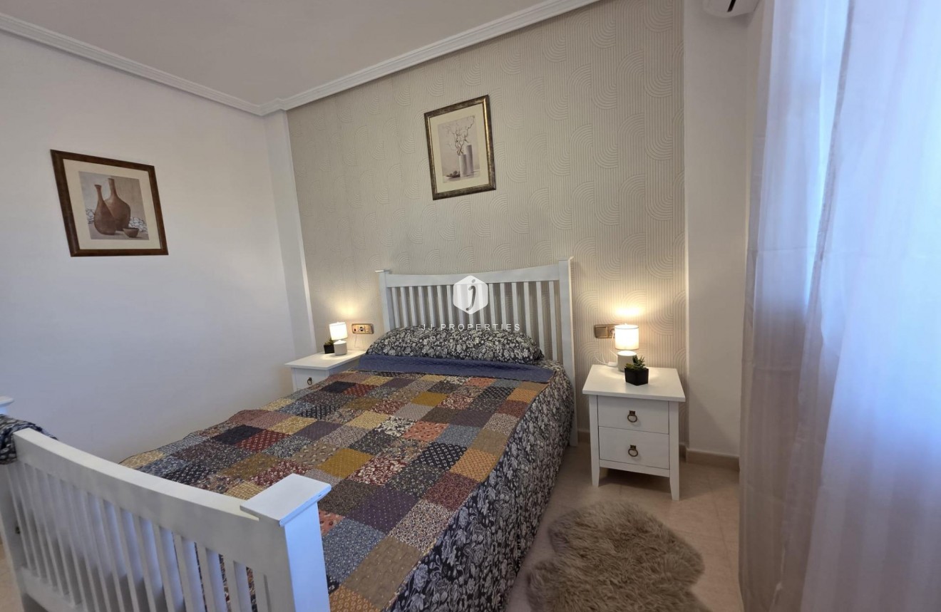 Z drugiej ręki - Mieszkanie w bloku -
Orihuela Costa - Lomas De Cabo Roig-los Dolses