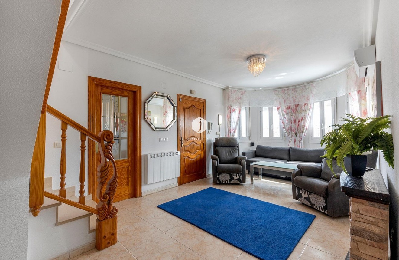 Segunda mano - Villa -
Torrevieja - Los Balcones - Los Altos del Edén