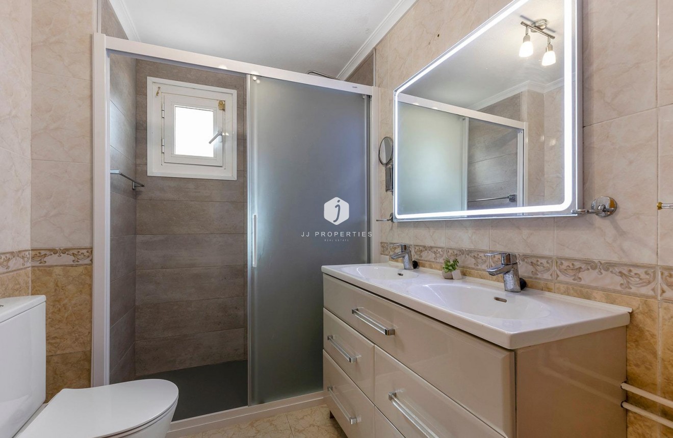 Segunda mano - Villa -
Torrevieja - Los Balcones - Los Altos del Edén