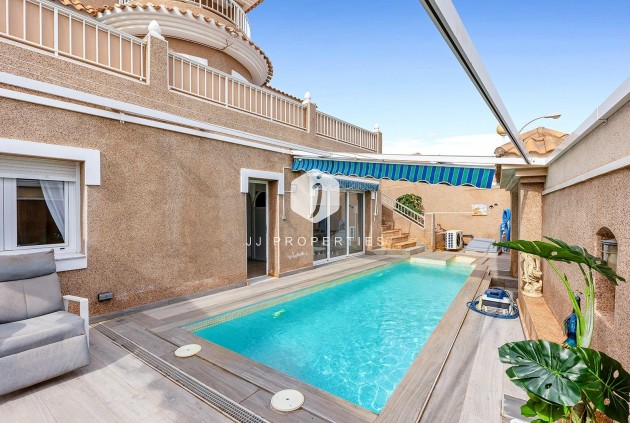 Segunda mano - Villa -
Torrevieja - Los Balcones - Los Altos del Edén