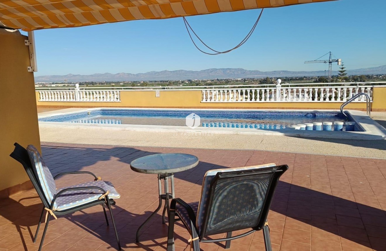 Z drugiej ręki - Mieszkanie w bloku -
Formentera del Segura