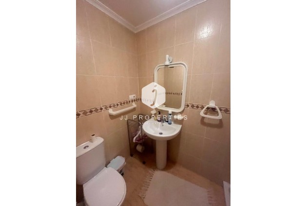 Z drugiej ręki - Mieszkanie w bloku -
Formentera del Segura