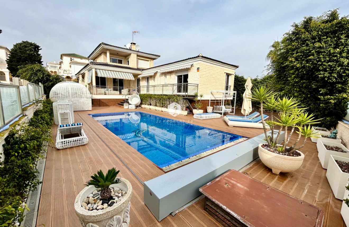 Segunda mano - Villa -
Torrevieja - Costa Blanca