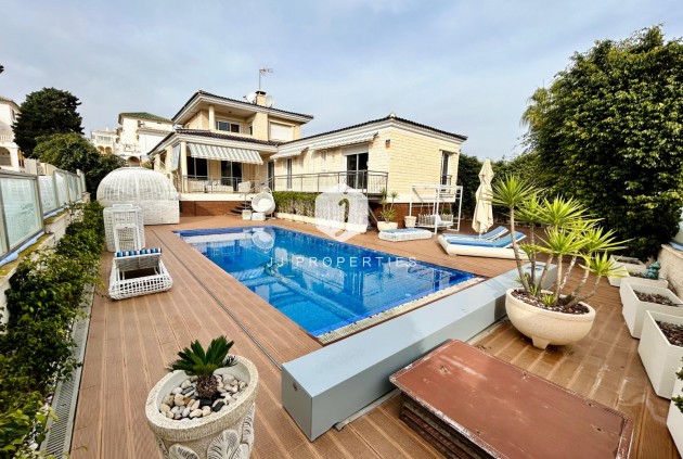 Segunda mano - Villa -
Torrevieja - Costa Blanca