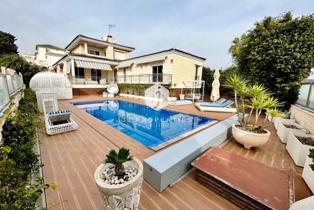 Segunda mano - Villa -
Torrevieja - Costa Blanca