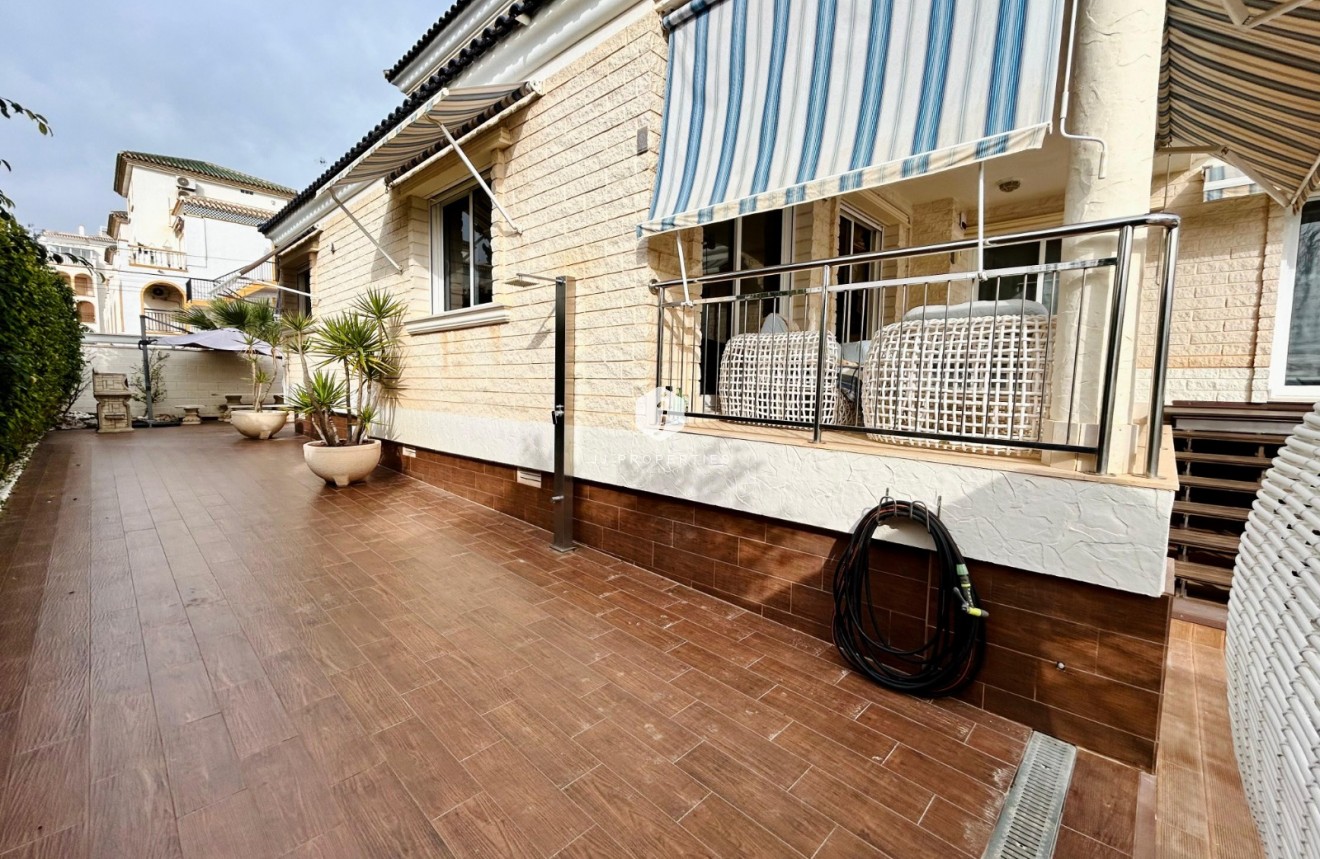 Segunda mano - Villa -
Torrevieja - Costa Blanca