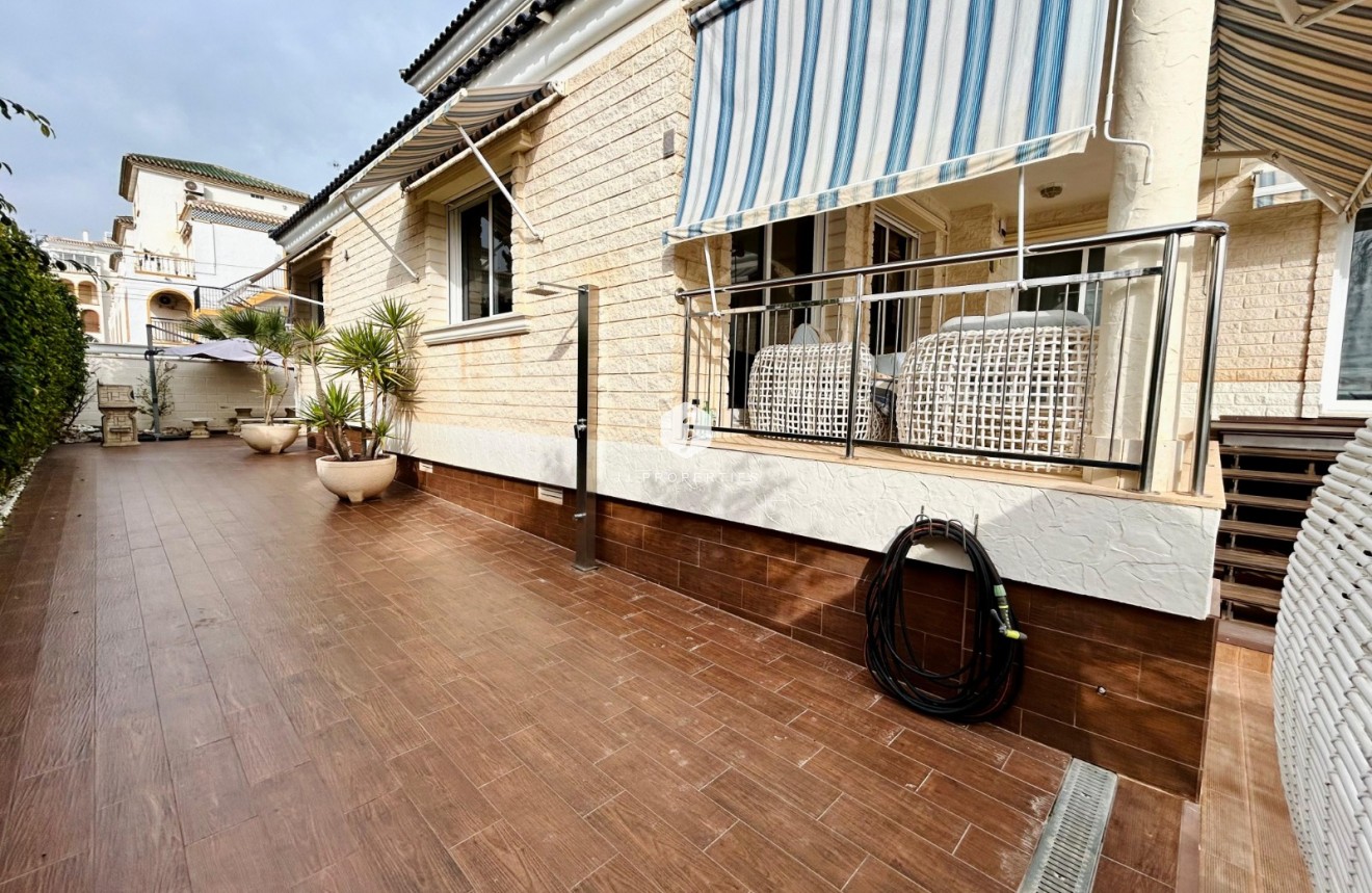 Segunda mano - Villa -
Torrevieja - Costa Blanca