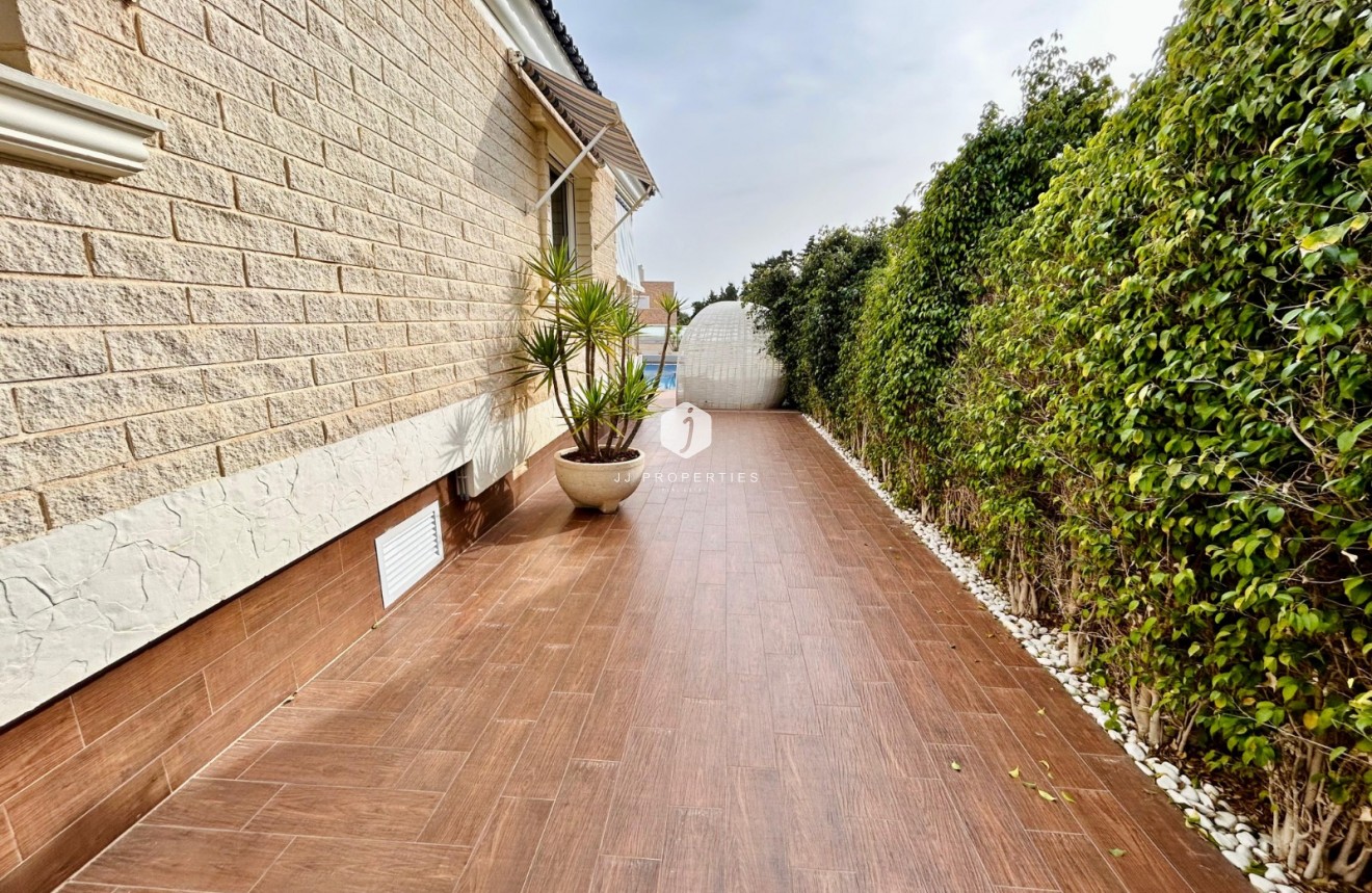 Segunda mano - Villa -
Torrevieja - Costa Blanca