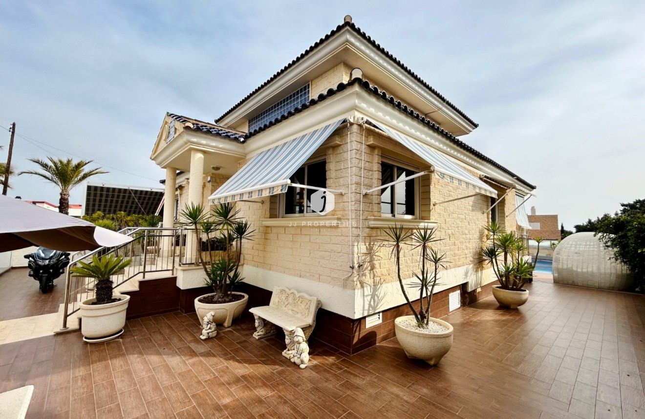 Segunda mano - Villa -
Torrevieja - Costa Blanca