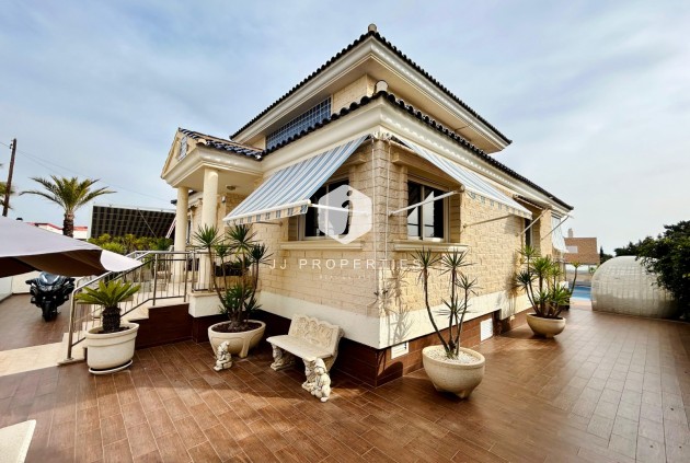 Segunda mano - Villa -
Torrevieja - Costa Blanca