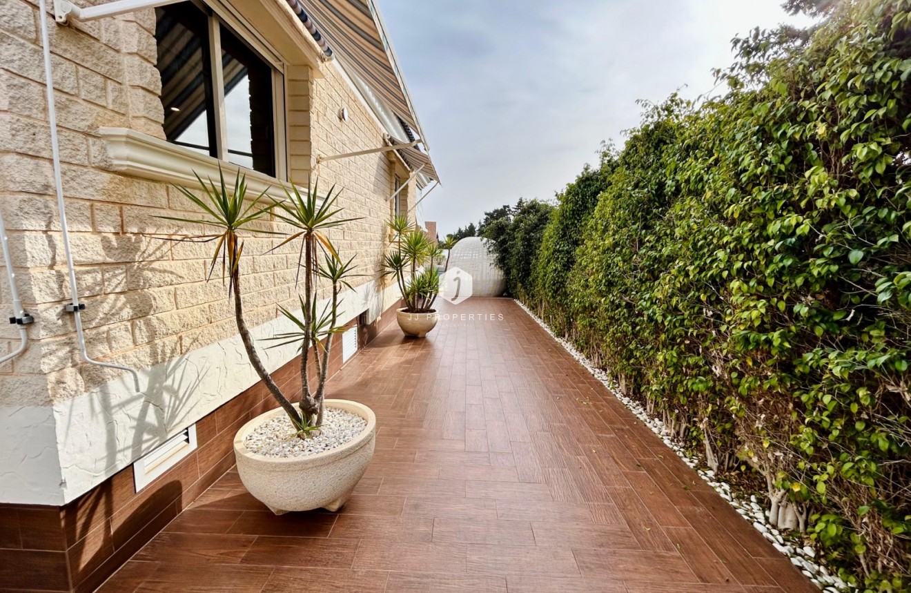 Segunda mano - Villa -
Torrevieja - Costa Blanca